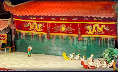 Spettacolo serale delle marionette sull’acqua vietnamite con cena